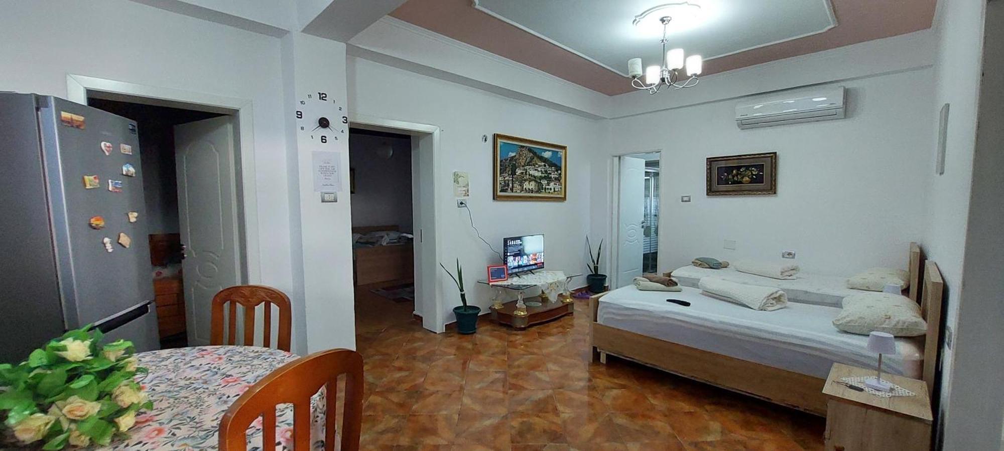 Guest House Flowers Berat Exterior foto